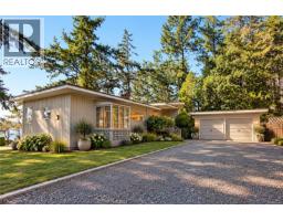 Living room - 1459 Whitecap Rd, Nanoose Bay, BC V9P9B6 Photo 12
