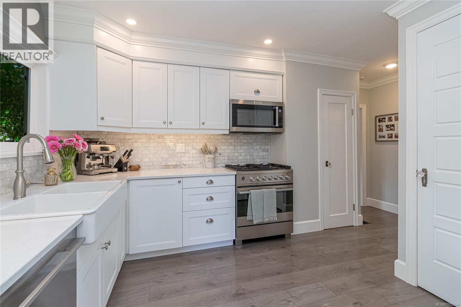 3721 Craigmillar Ave - 21