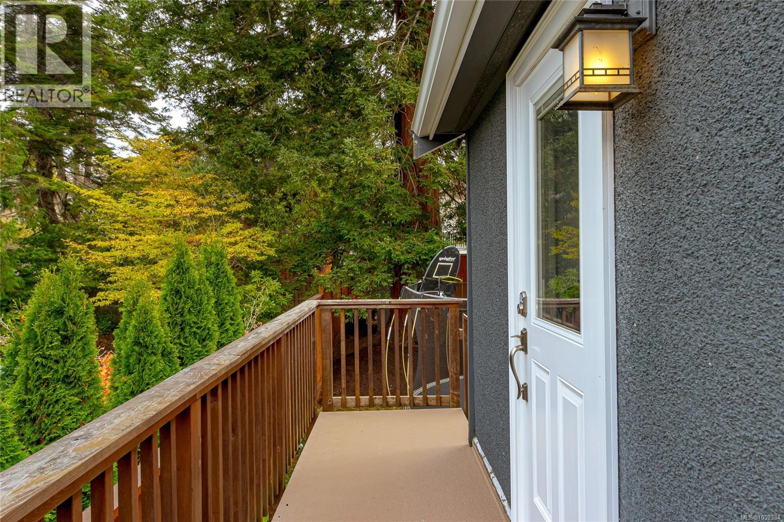 3721 Craigmillar Ave - 54