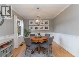 Living room - 3721 Craigmillar Ave, Saanich, BC V8P3H2 Photo 16