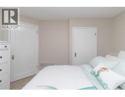 3721 Craigmillar Ave, Saanich, BC V8P3H2 Photo 42