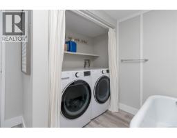 3721 Craigmillar Ave, Saanich, BC V8P3H2 Photo 46