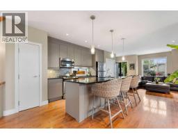 5012 20 Street SW - photo 5