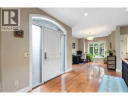 5012 20 Street SW - photo 16