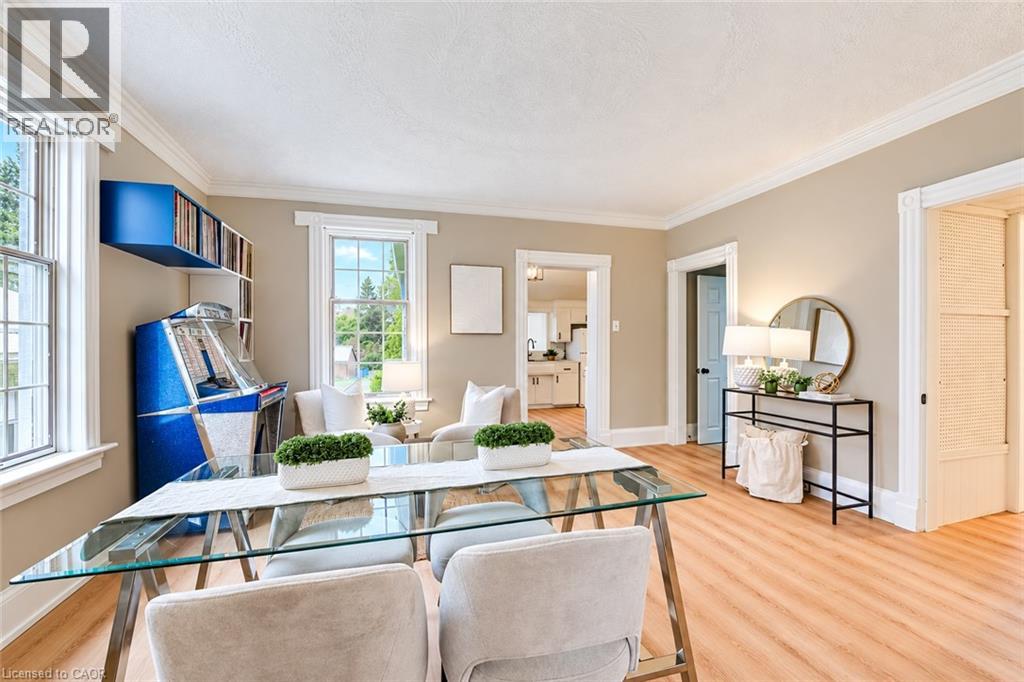 90 JOHN Street E - 16