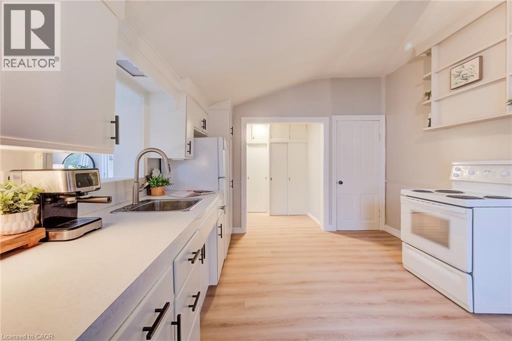 90 JOHN Street E - Image 26