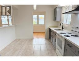4pc Bathroom - 11 Glenmurray Court, Hamilton, ON L8K5Y3 Photo 11