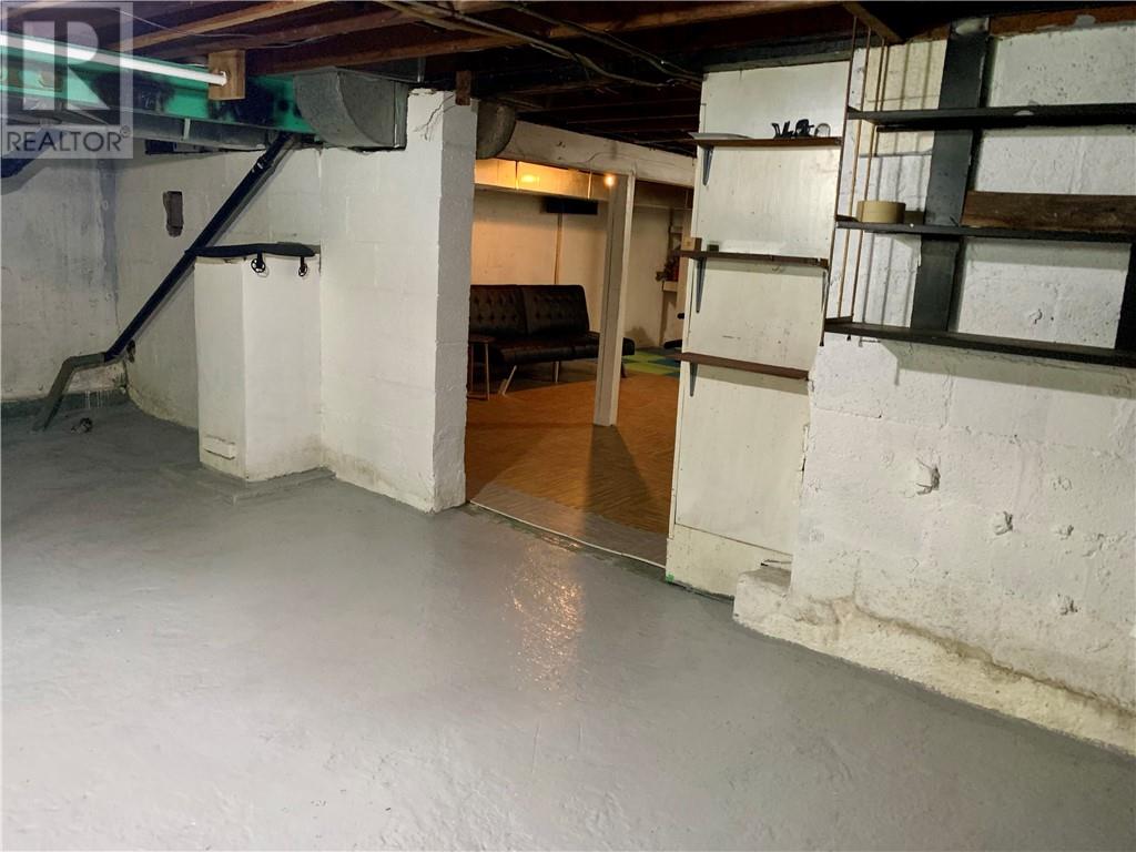 889 Adelaide Street - 27