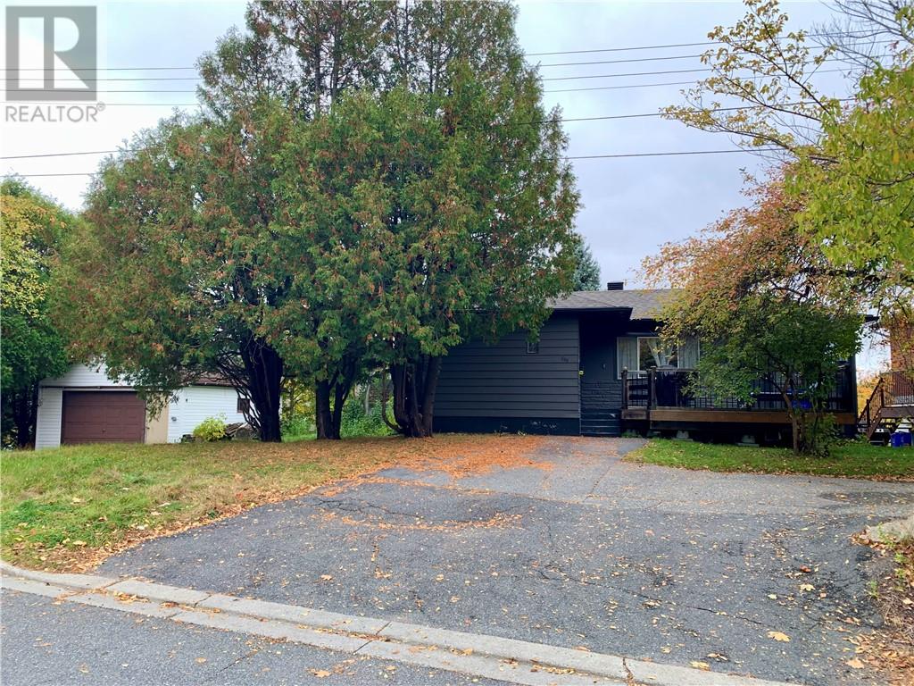 889 Adelaide Street - 32