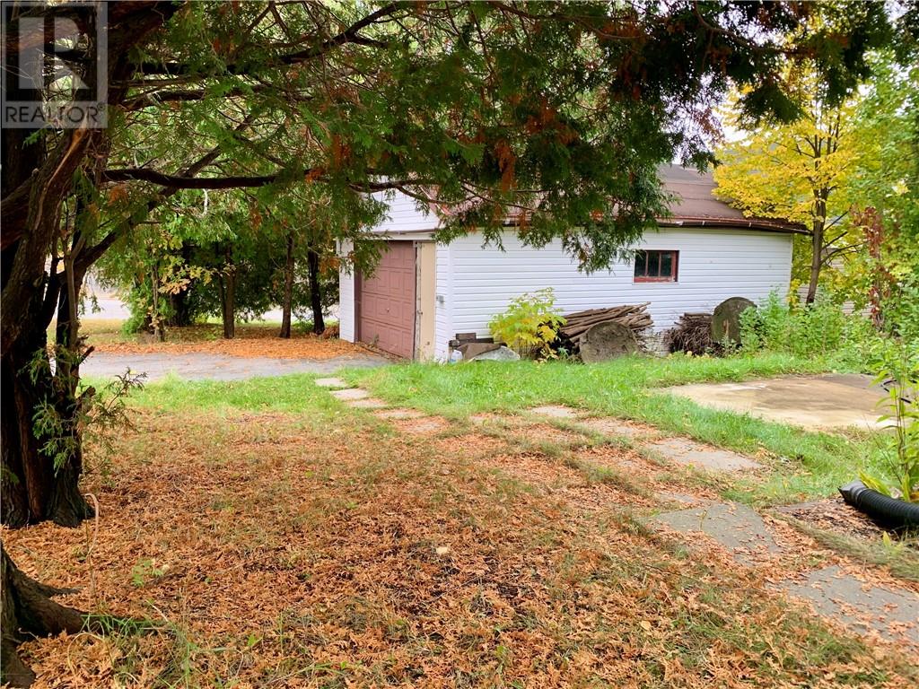 889 Adelaide Street - 35