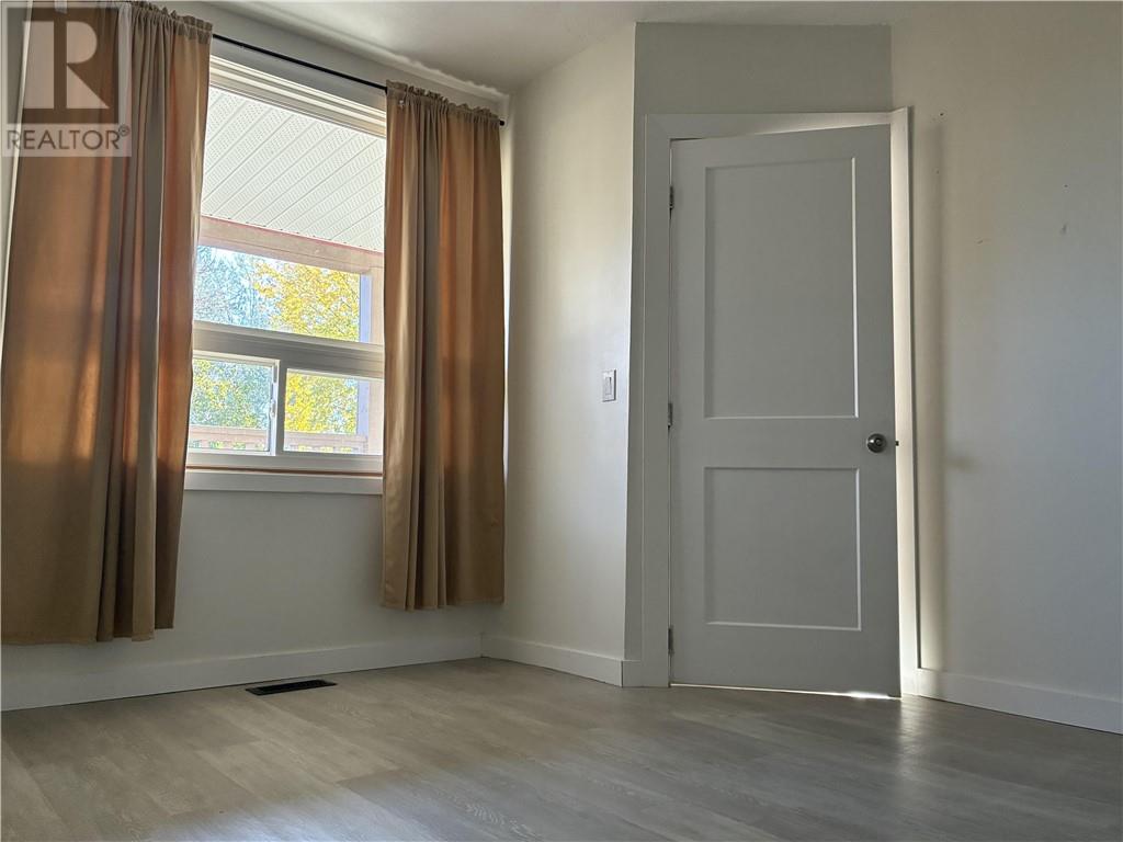 514 John Street - 13