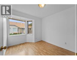 Living room - 1195 14th Street Unit# 33, Kamloops, BC V2B8L1 Photo 9
