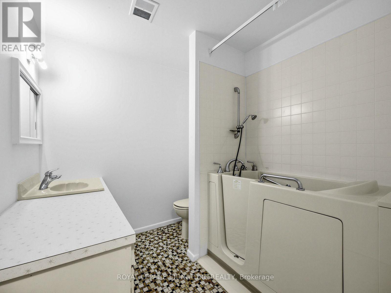 11 Albion Crescent — photo 22