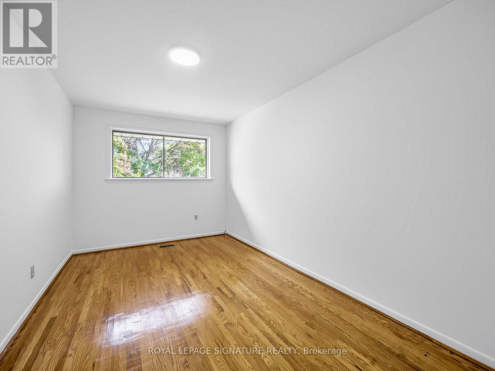 11 Albion Crescent — photo 17