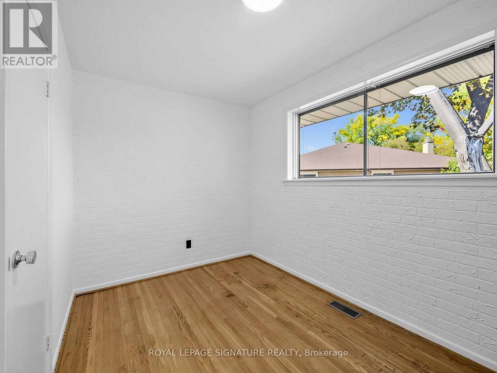 11 Albion Crescent — photo 20