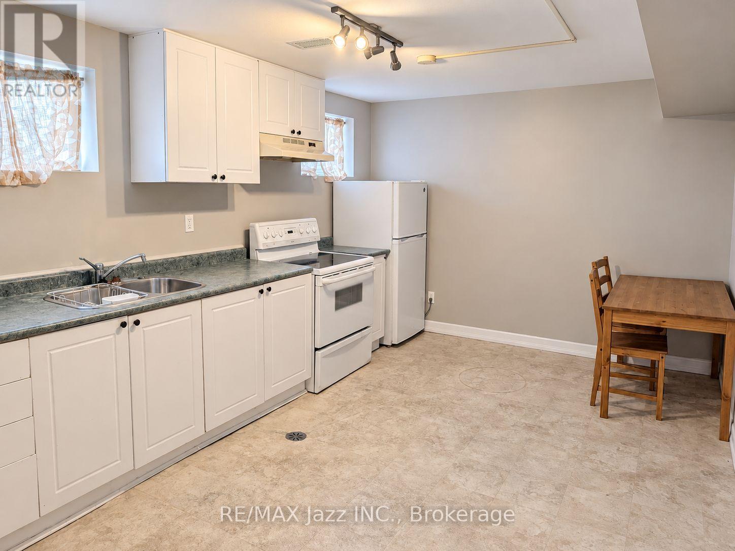 Bsmt- 661 Taylor Avenue, Oshawa, ON photo 2