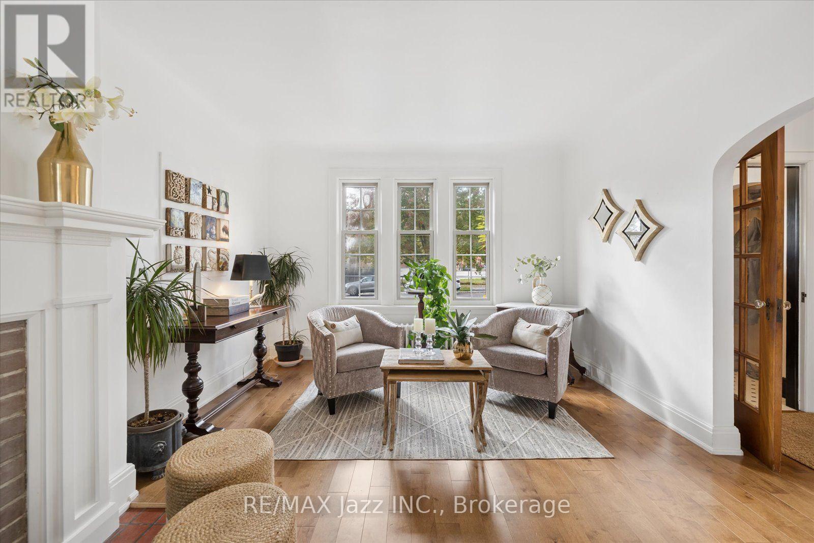 621 MASSON STREET - 10
