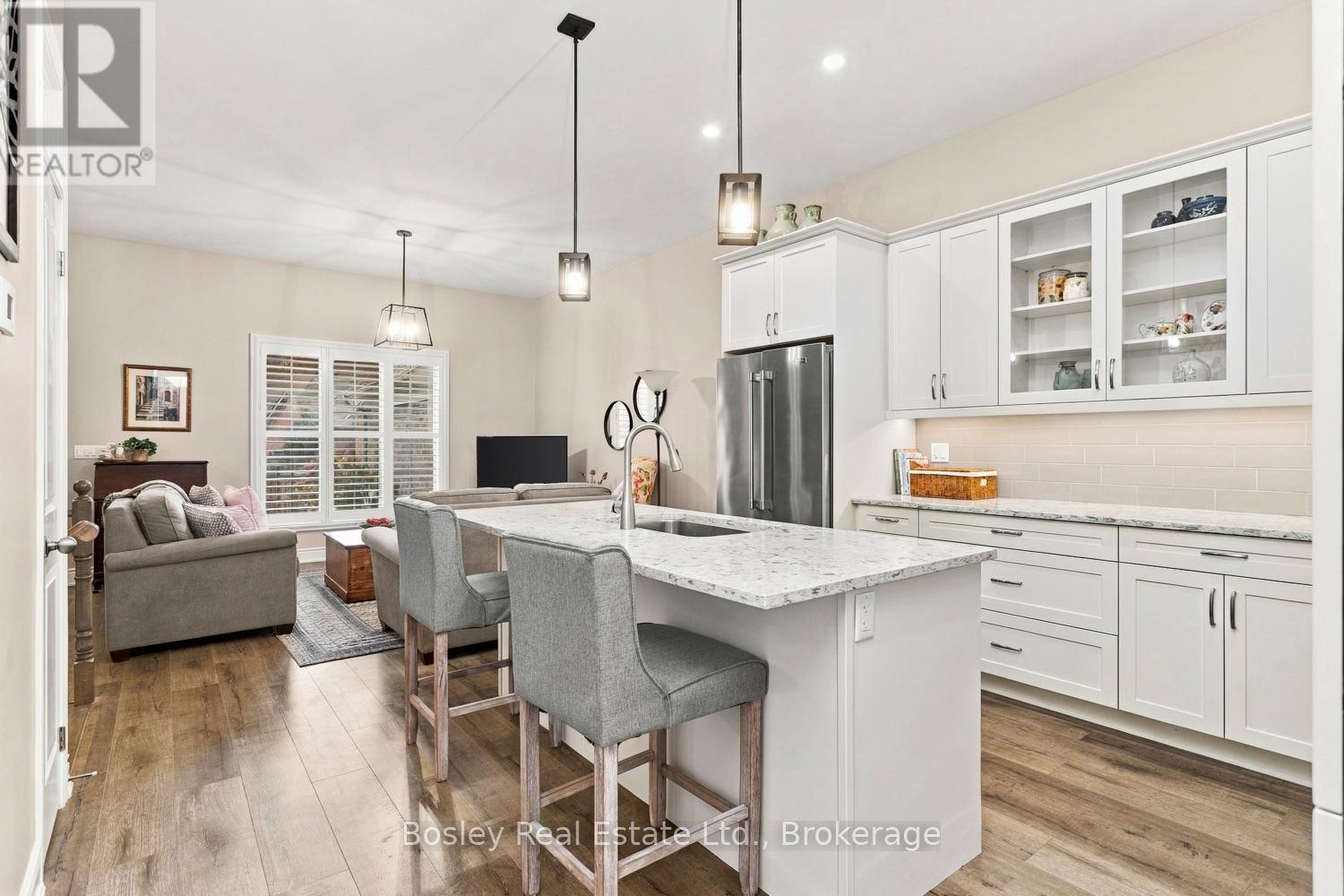 928 JOHN FAIRHURST BOULEVARD - 14