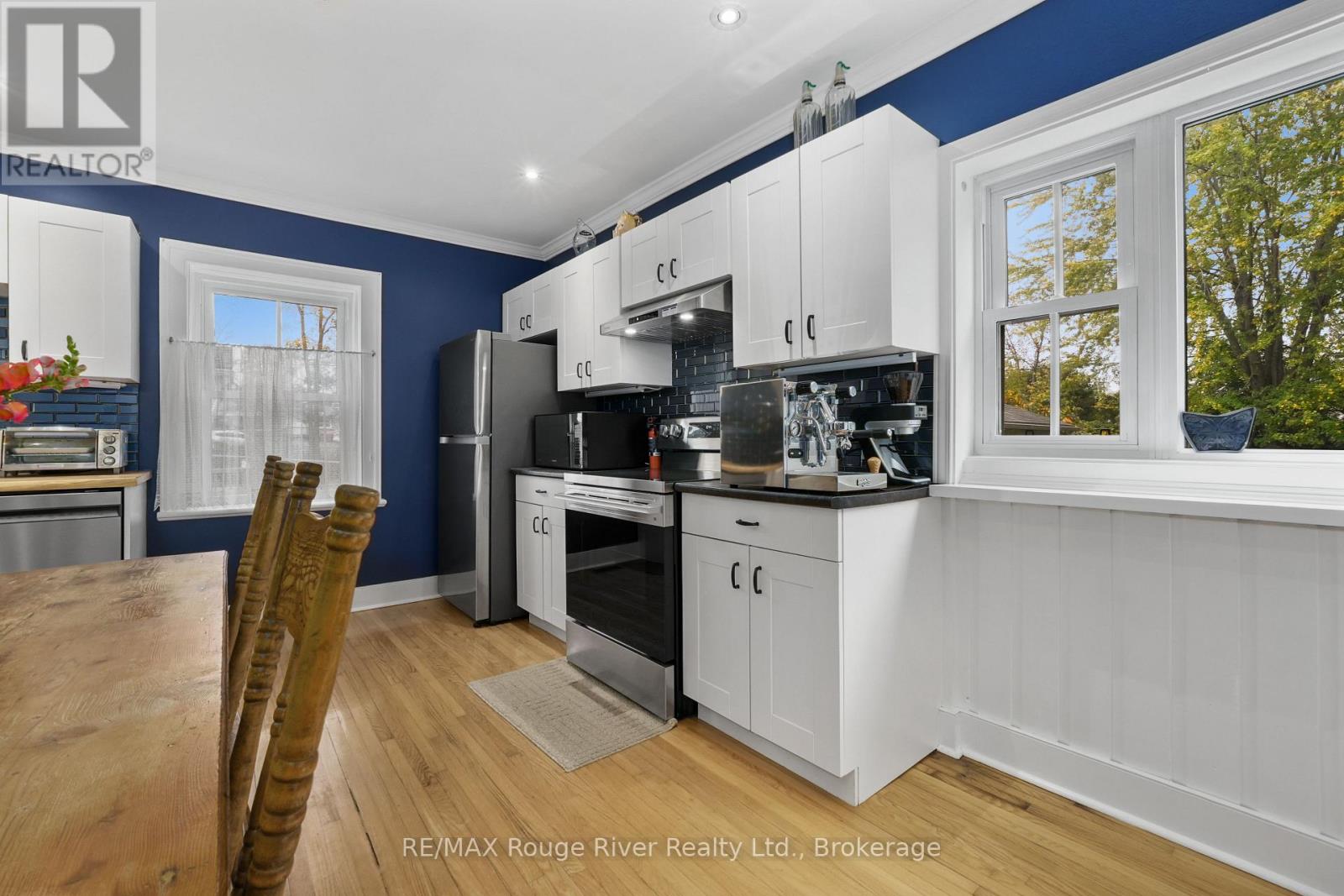 27 BUCK STREET - 15
