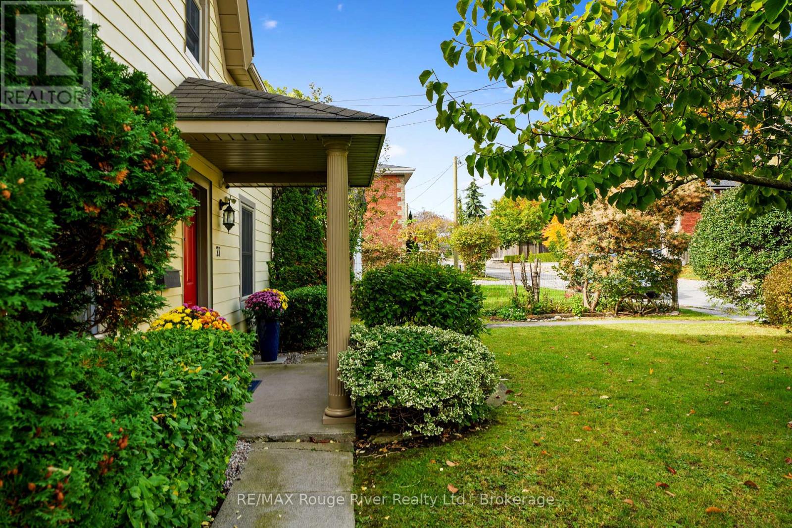 27 Buck Street, Cobourg, ON photo 2