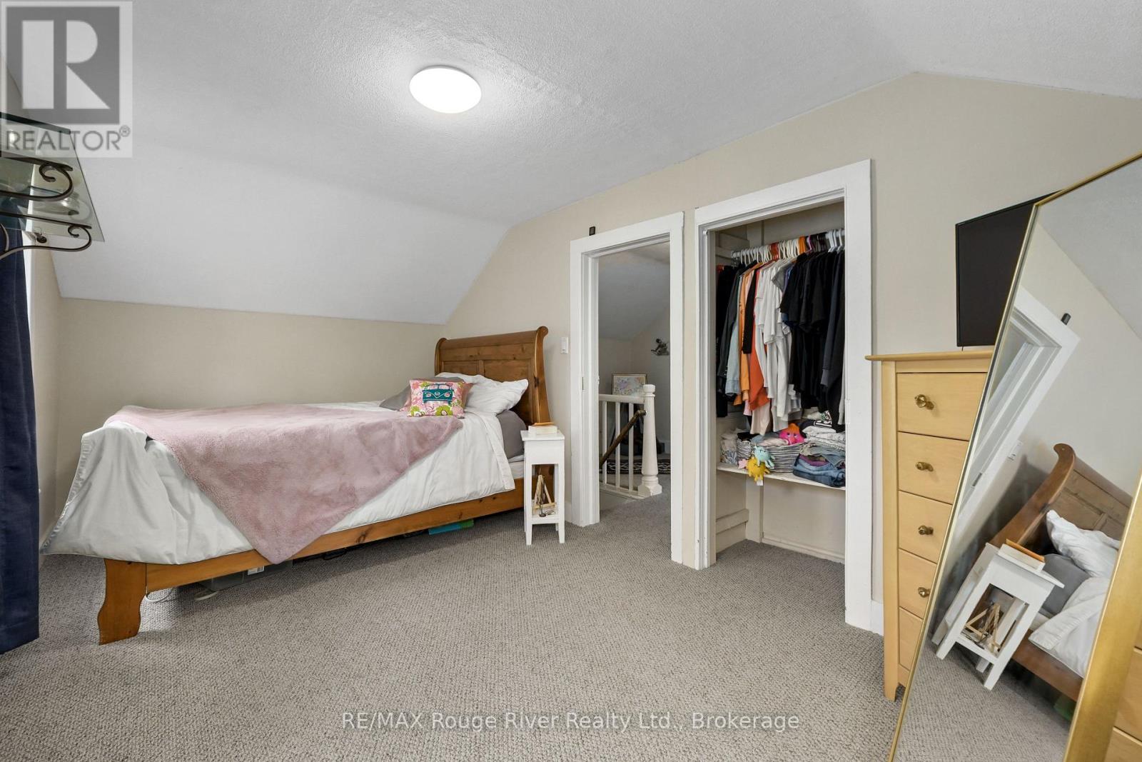 27 BUCK STREET - 22