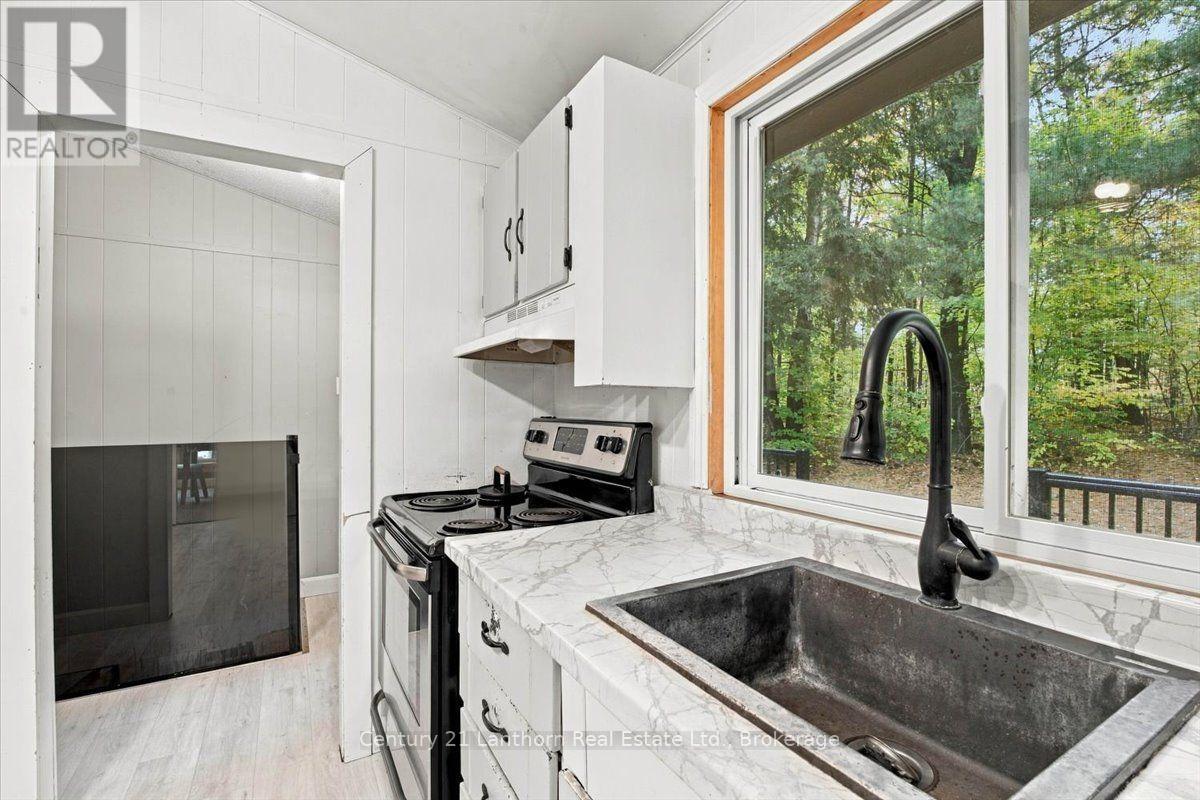 13056 Highway 62, Centre Hastings, ON photo 12
