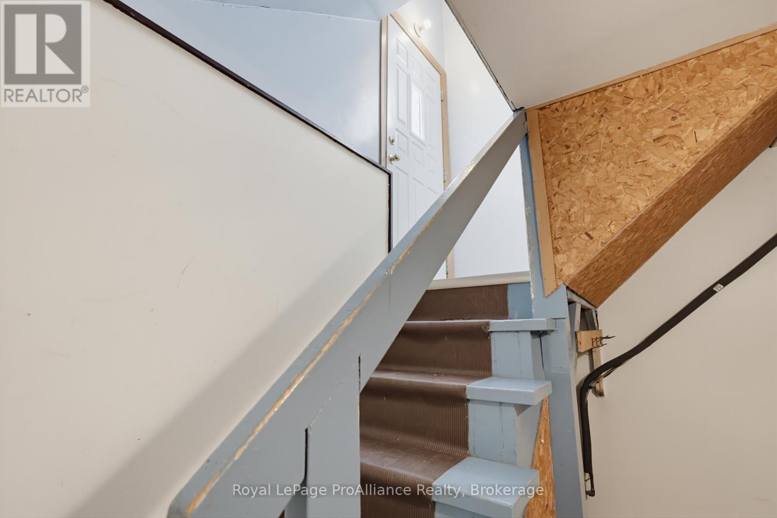 64 Elizabeth Crescent, Belleville, ON photo 24