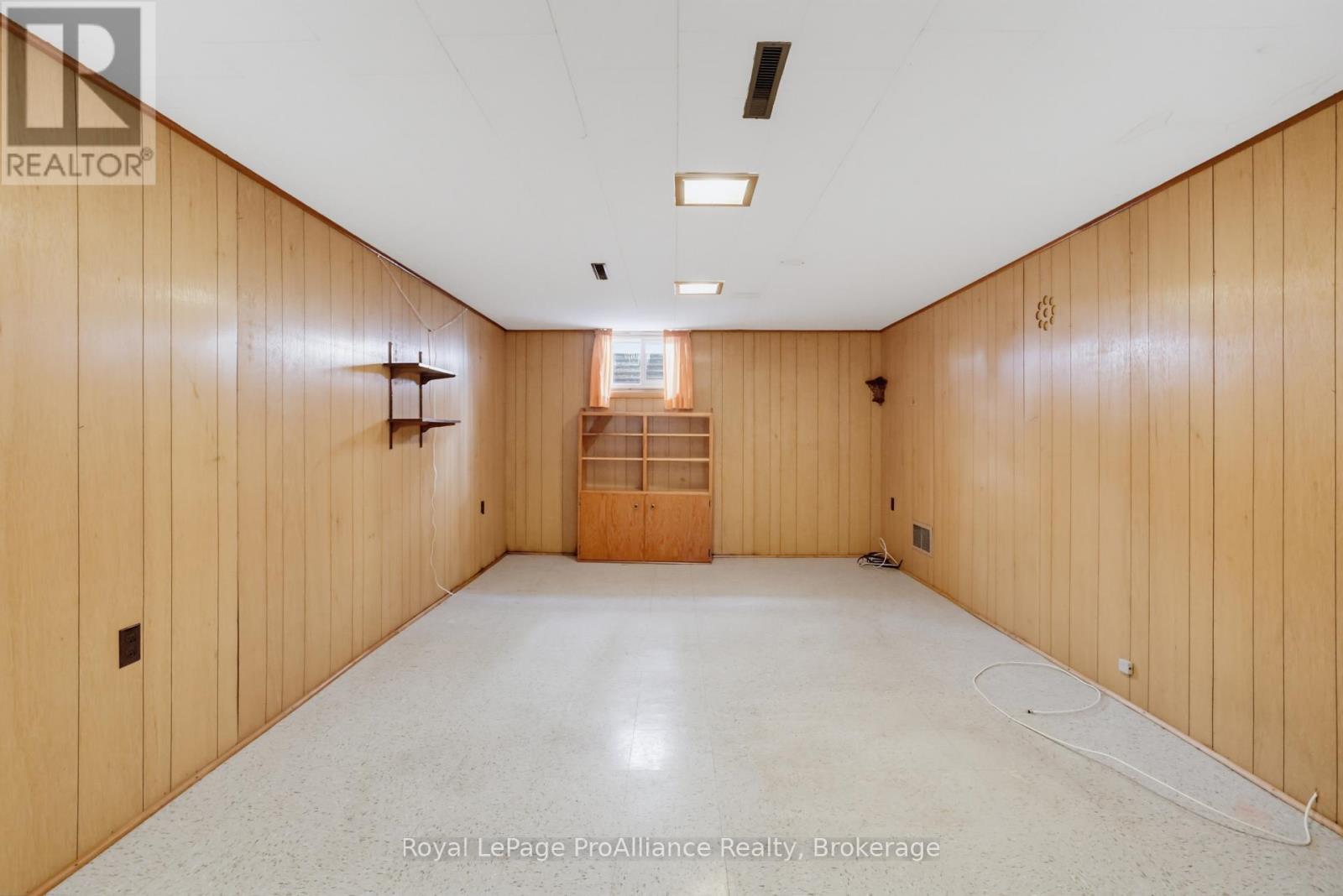 64 Elizabeth Crescent, Belleville, ON photo 27