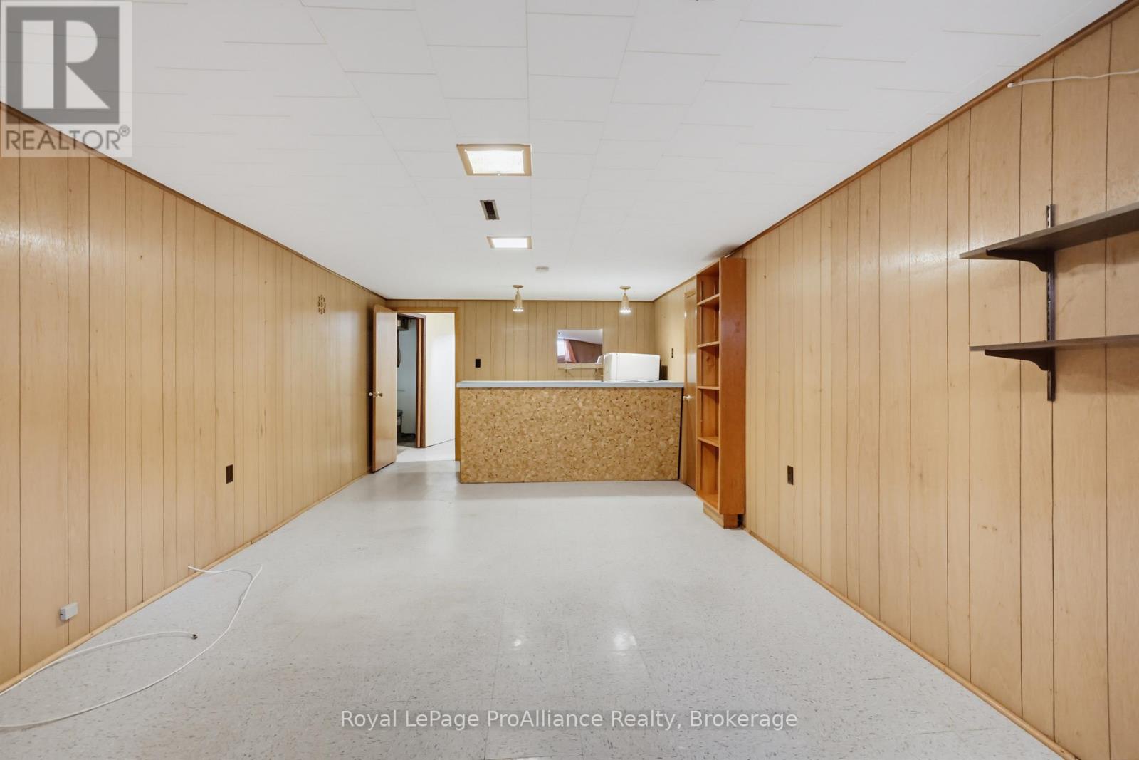 64 ELIZABETH CRESCENT - 29