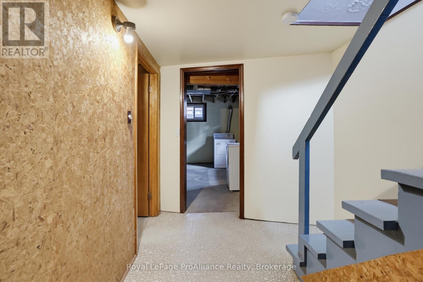 64 Elizabeth Crescent, Belleville, ON photo 30
