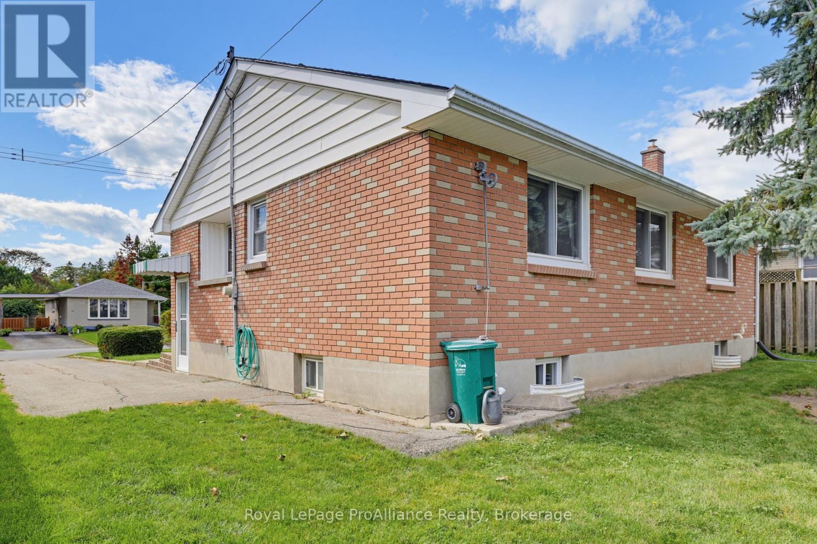 64 Elizabeth Crescent, Belleville, ON photo 36