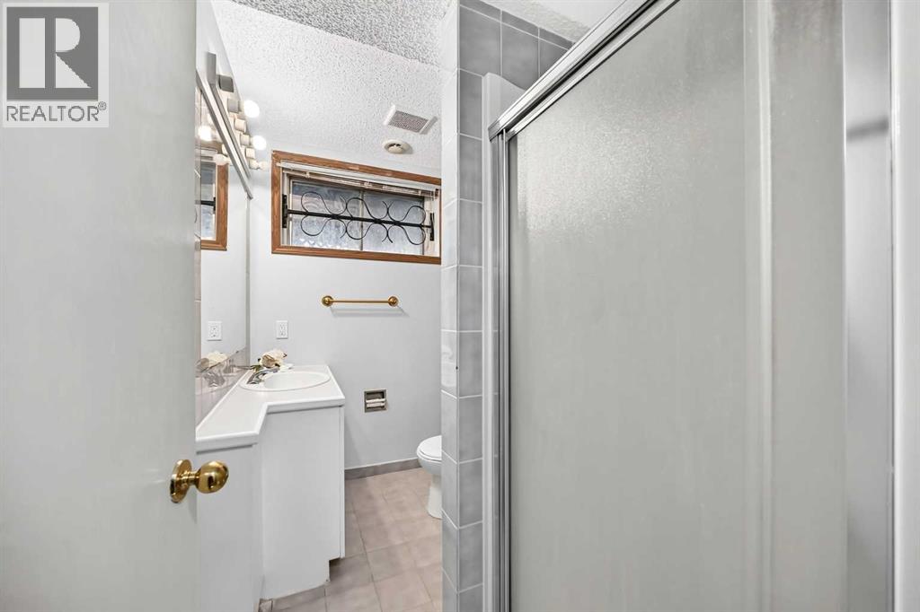 2208 Capitol Hill Crescent NW - photo 37