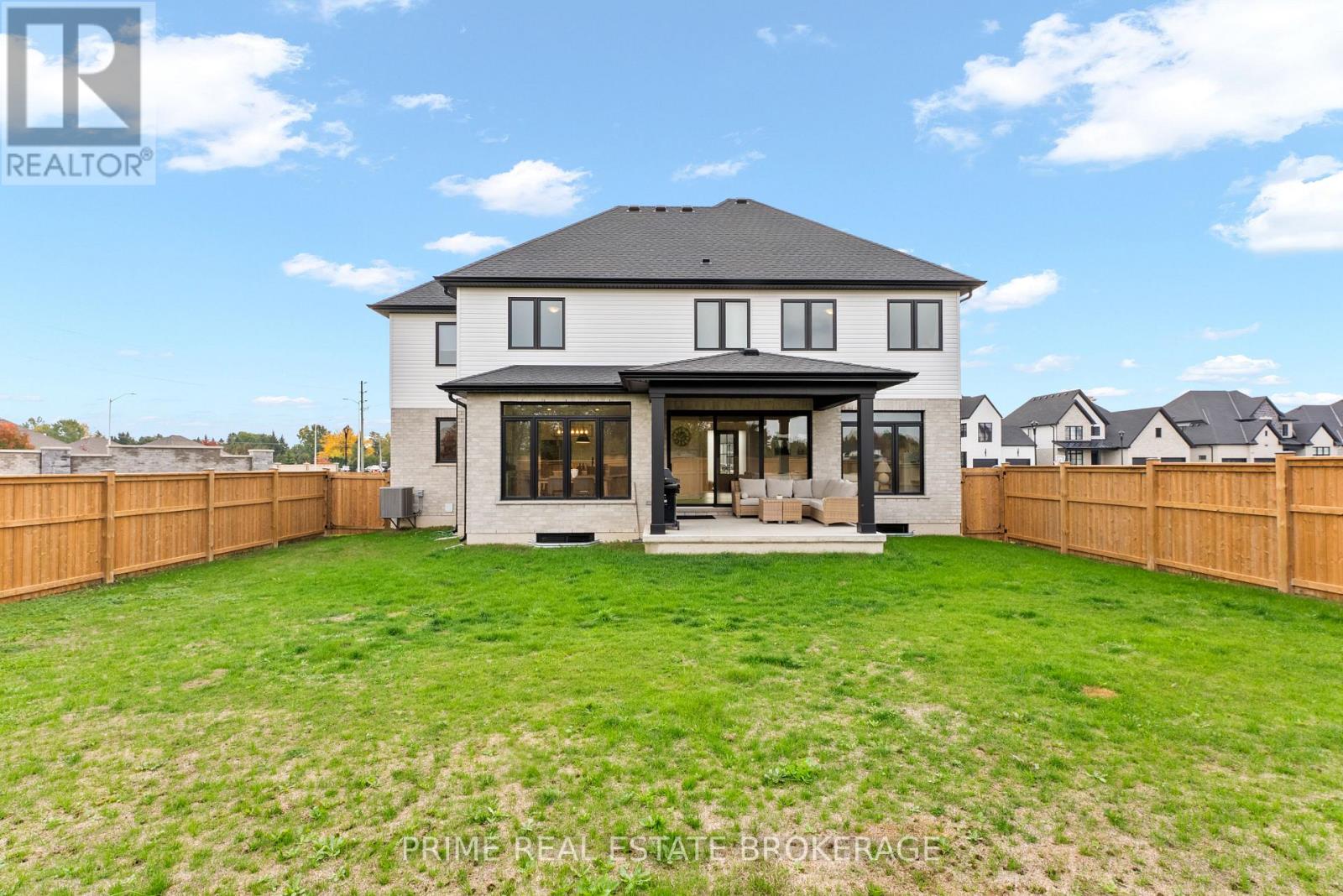 4 bedroom Single Family interior view, 826 Eagletrace Drive, London North (North S), Ontario
