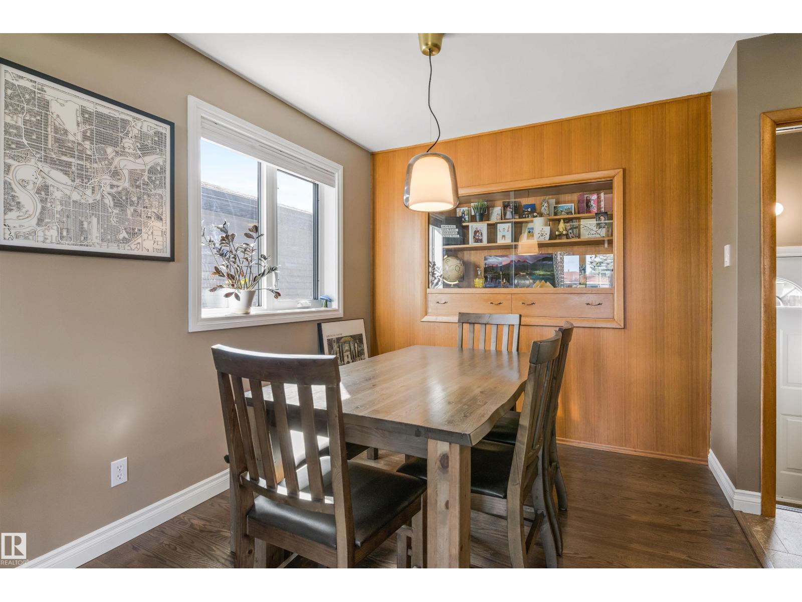 6207 85 AV NW - 16