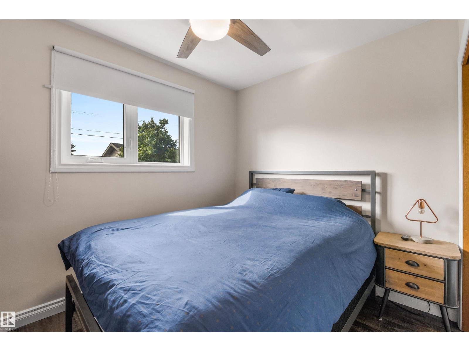 6207 85 AV NW - 25