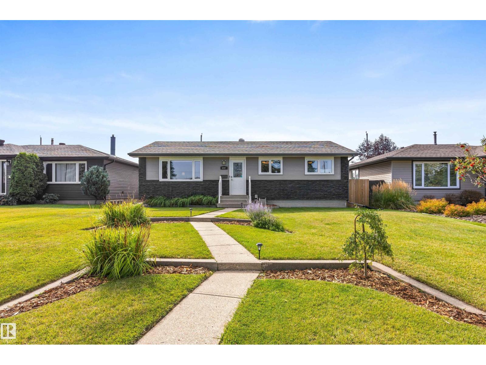 6207 85 AV NW - 3