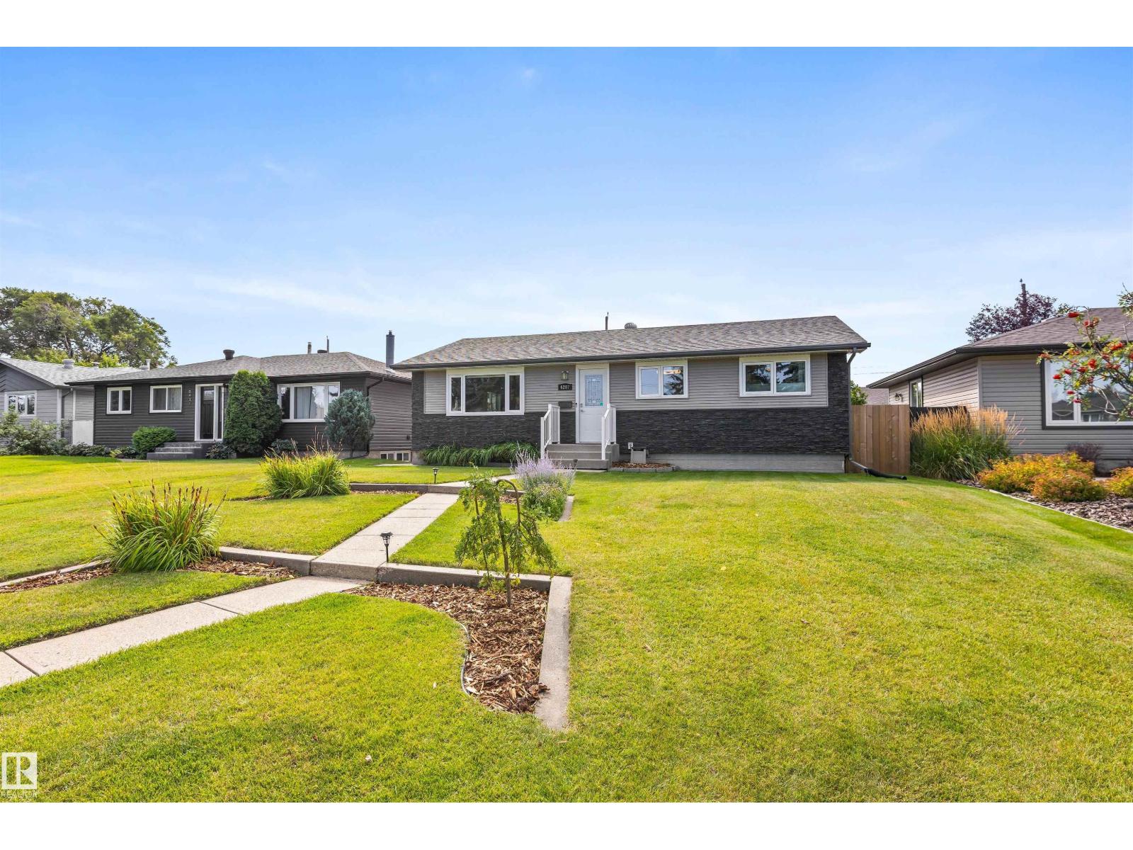6207 85 AV NW - 4