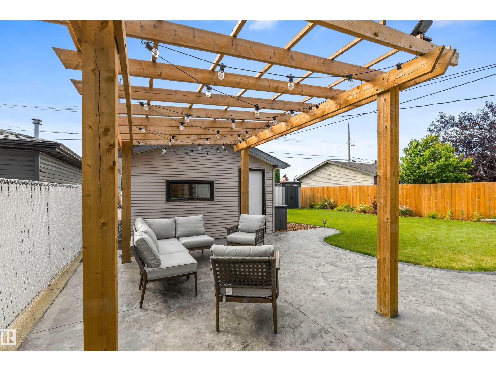 6207 85 AV NW - 47