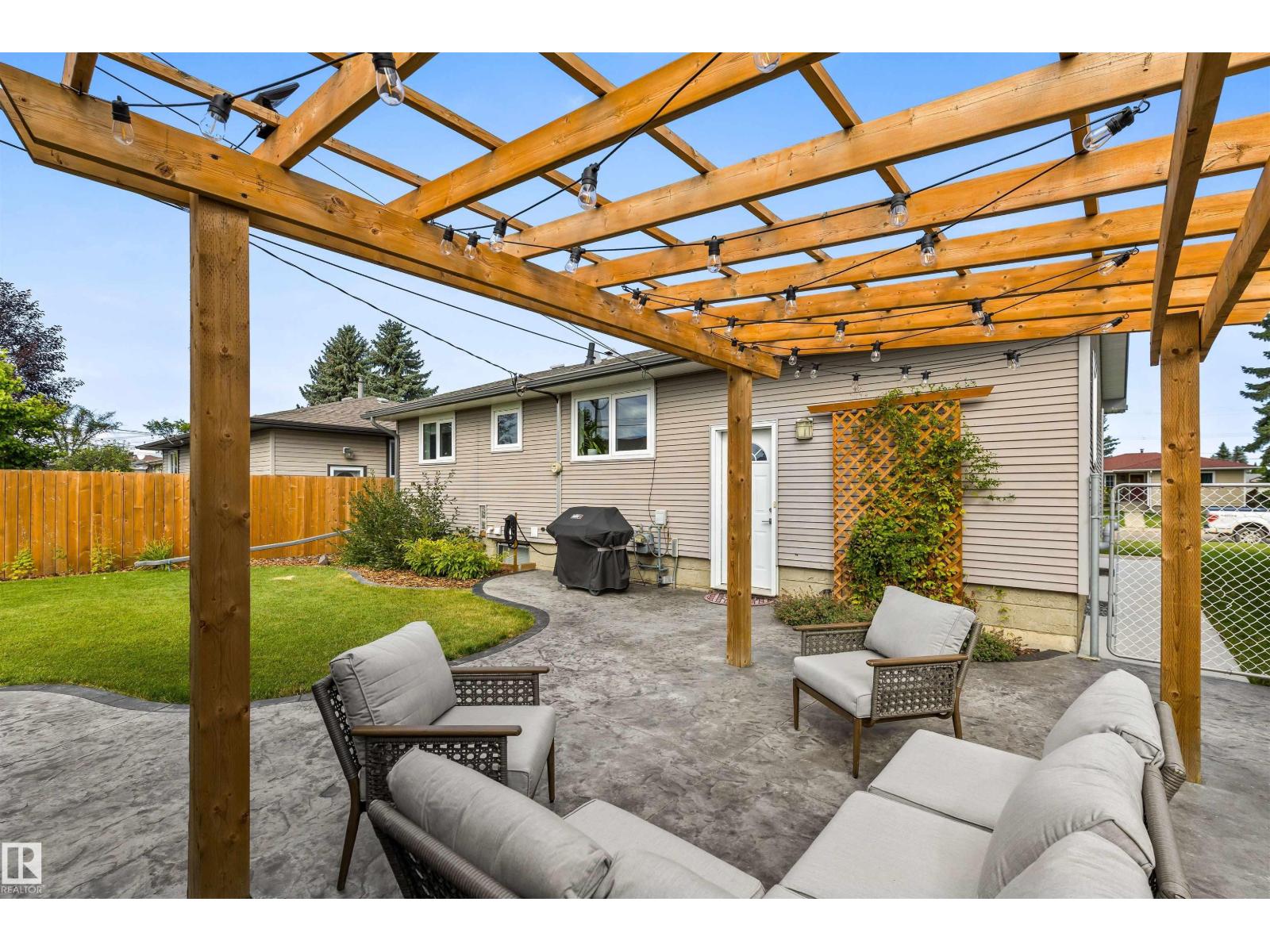 6207 85 AV NW - 49