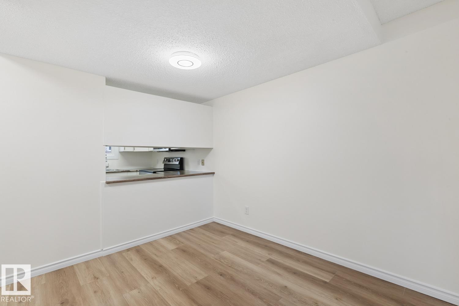 10475 24 AV NW - 7