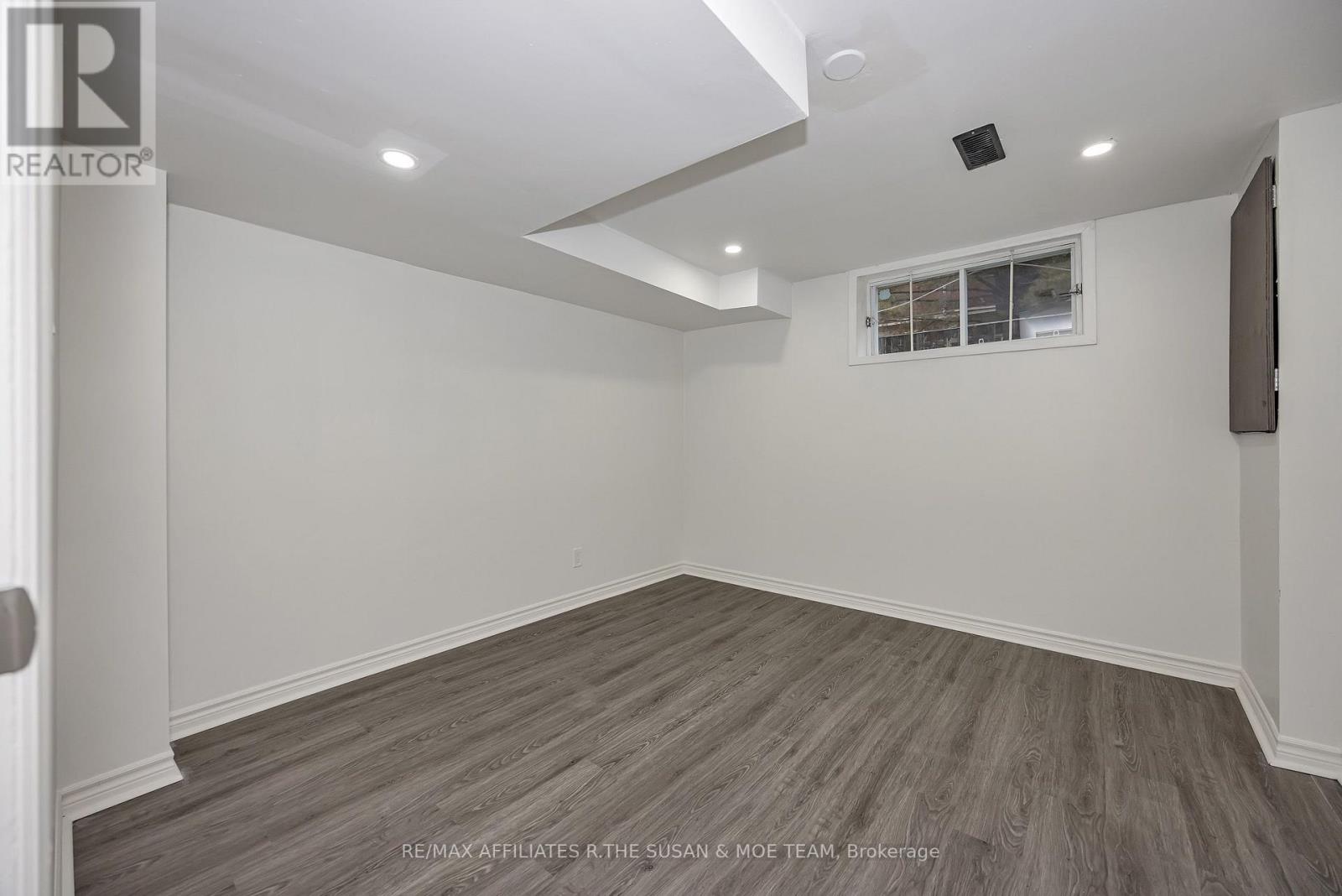 2131 Neepawa Avenue — photo 14