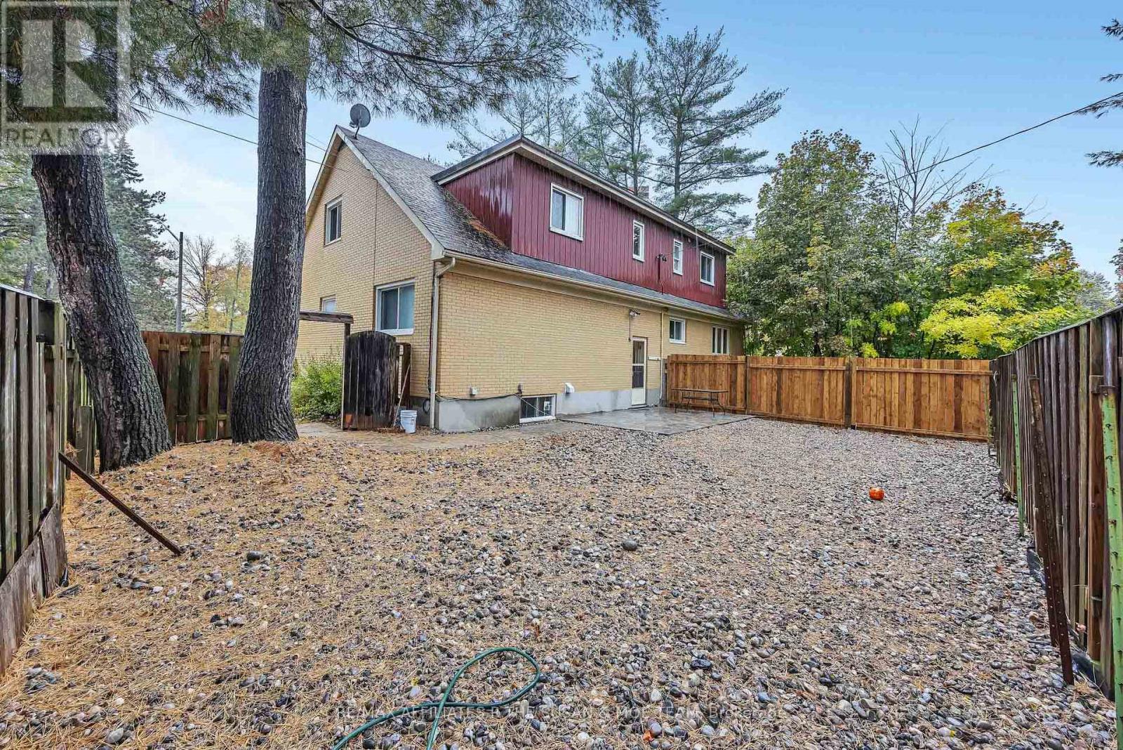 2131 Neepawa Avenue — photo 19