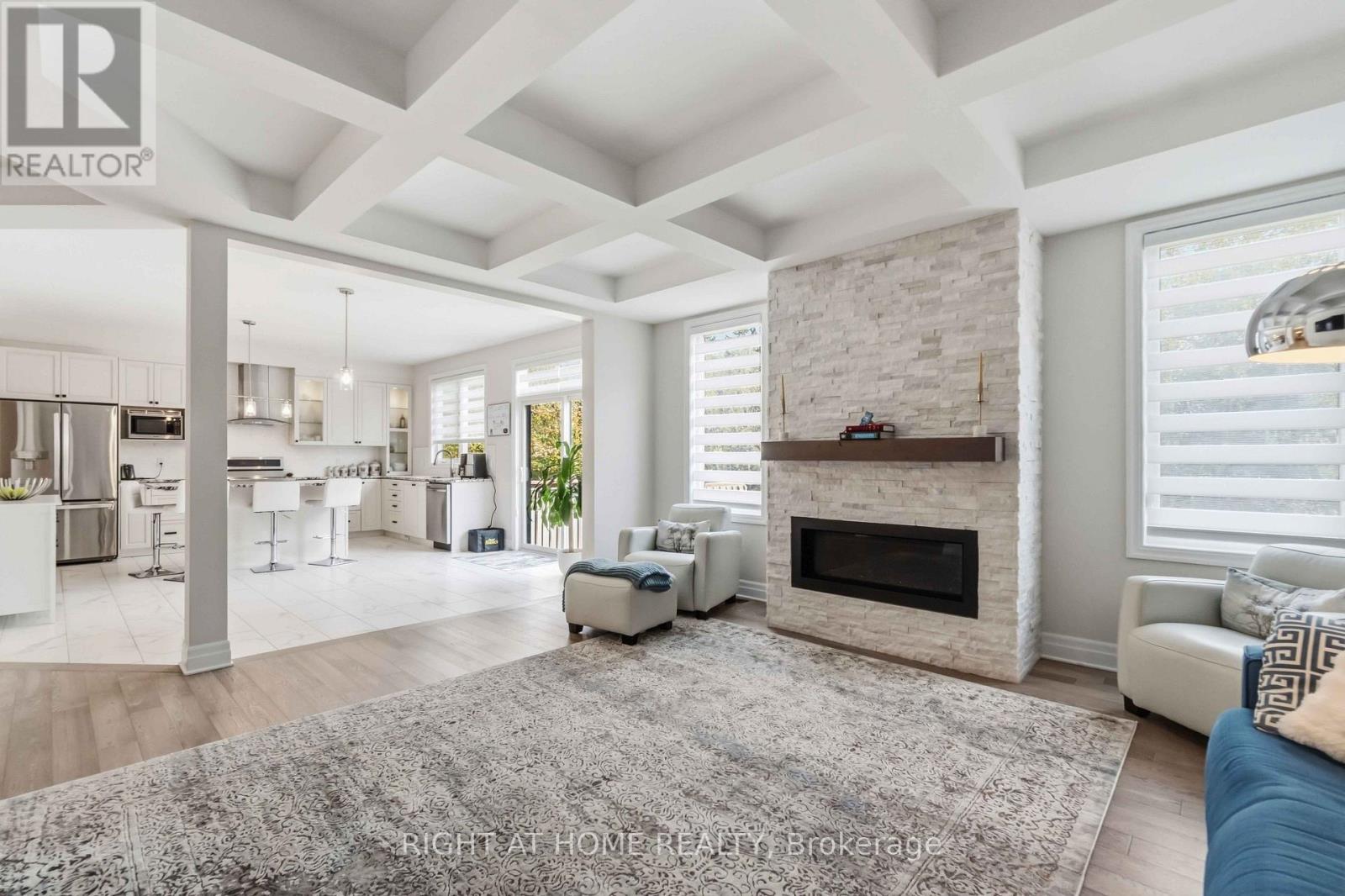 35 Hawks Landing Crescent — photo 13