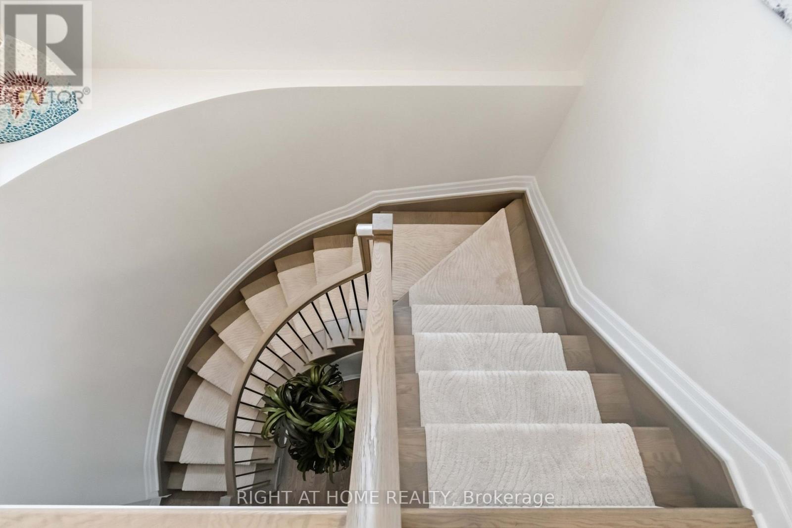 35 Hawks Landing Crescent — photo 23