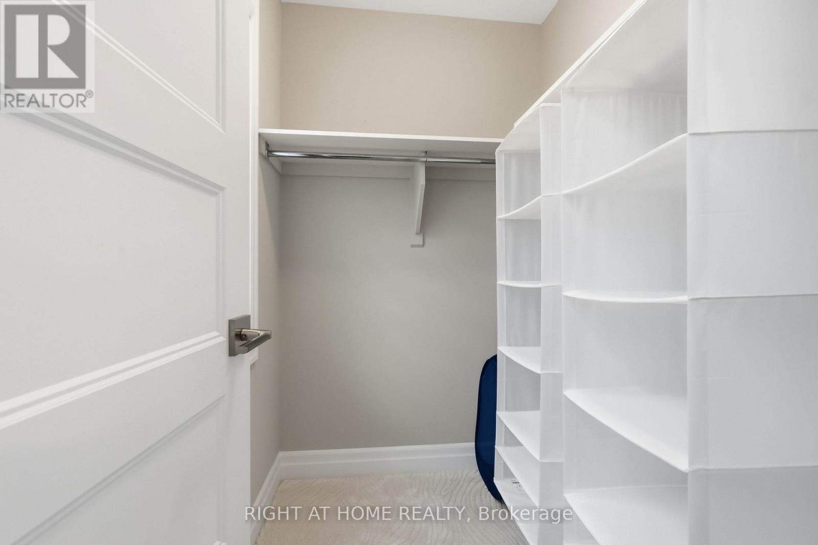 35 Hawks Landing Crescent — photo 25