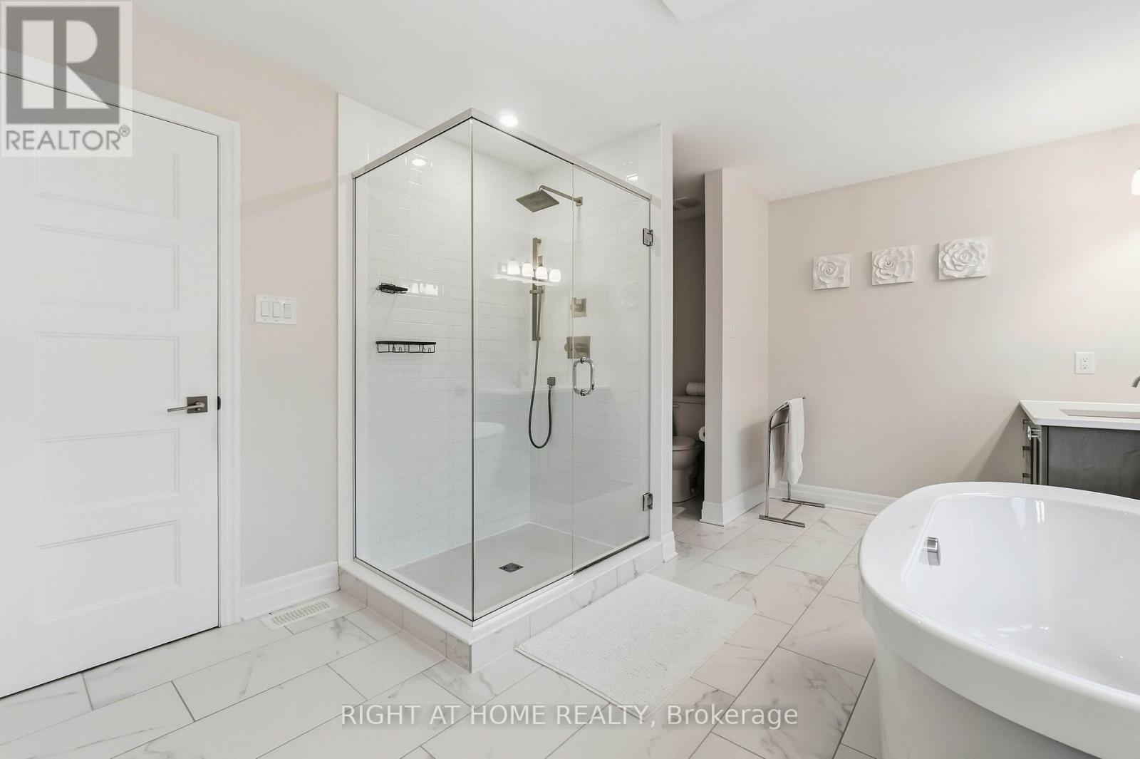 35 Hawks Landing Crescent — photo 38