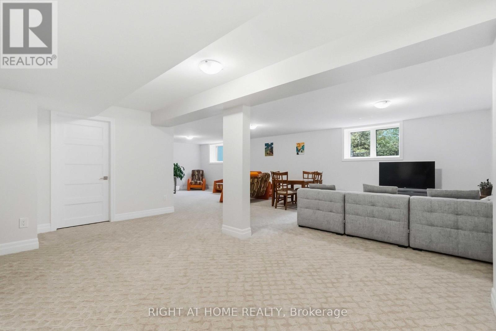 35 Hawks Landing Crescent — photo 40