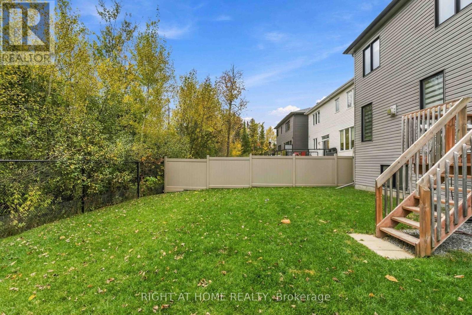 35 Hawks Landing Crescent — photo 45