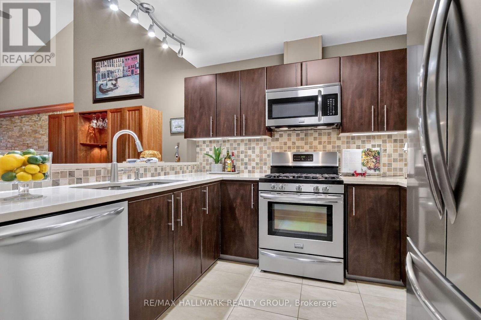 10 Daybreak Street — photo 12