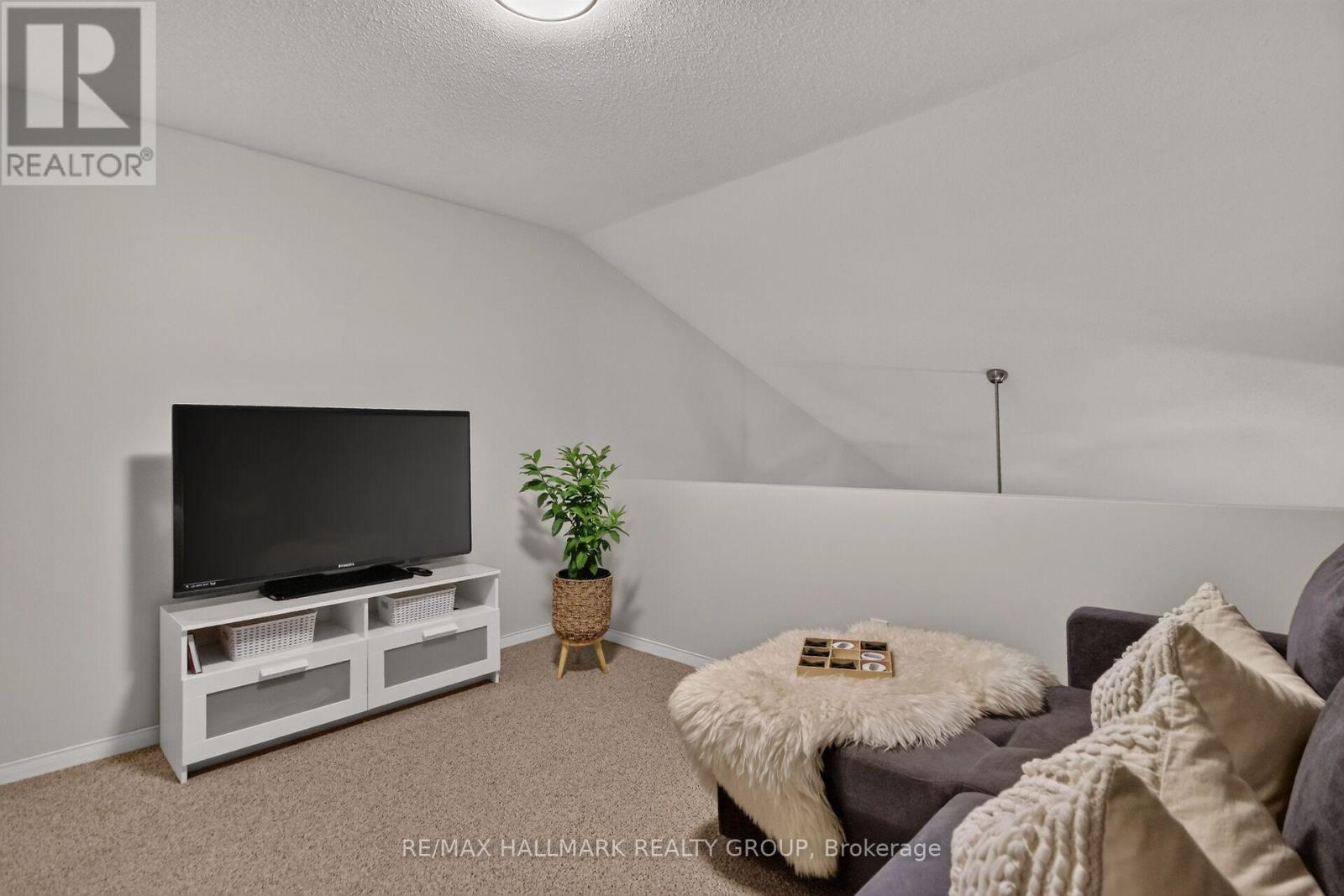 10 Daybreak Street — photo 31